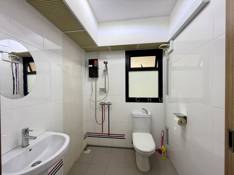 467C Bukit Batok West Avenue 9, 467C Bukit Batok West Avenue 9, 1 Bedroom, 409 sqft, HDB Flat For Rent, by Colette Chua, 500137476 - Bathroom - PropertyGuru.com.sg