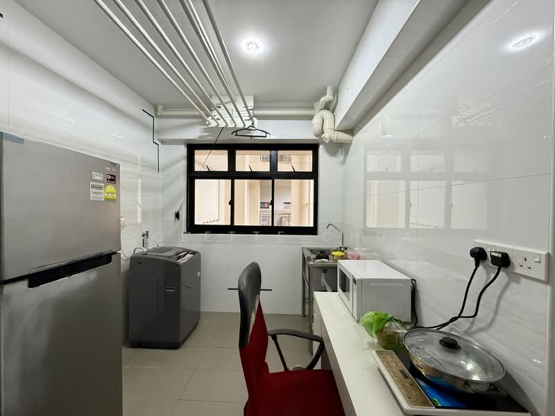 467C Bukit Batok West Avenue 9, 467C Bukit Batok West Avenue 9, 1 Bedroom, 409 sqft, HDB Flat For Rent, by Colette Chua, 500137476 - Kitchen - PropertyGuru.com.sg