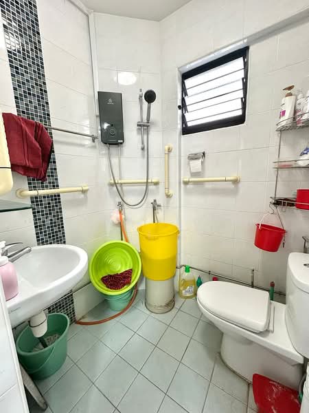 113 Jurong East Street 13, 113 Jurong East Street 13, Room Rental, 140 sqft, HDB Flat For Rent, by Freddy Lui W L, 500137480 - Bathroom - PropertyGuru.com.sg