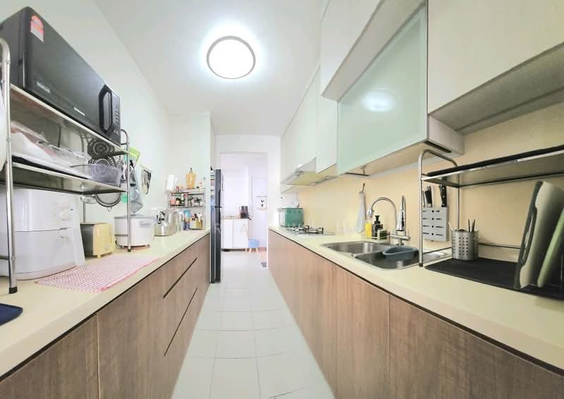 433B Sengkang West Way, Sengkang West Way, 3 Bedrooms, 1,001 sqft, HDB Flat For Sale, by Vera Wang, 500137495 - Kitchen - PropertyGuru.com.sg