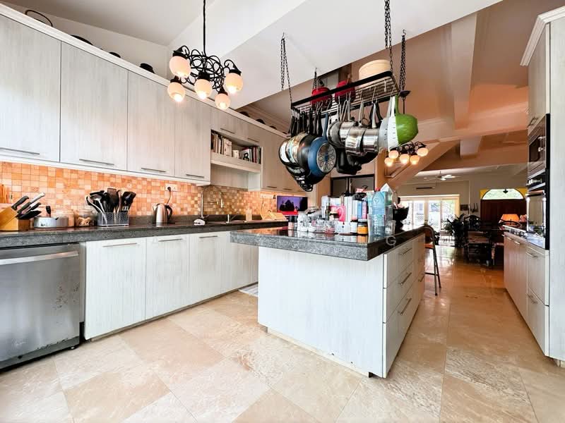 Timeless Oriental Colonial Luxury House At Coronation Road West Vicinity, Coronation Road West / Jalan Haji Alias / Lim Tai See, 4 Bedrooms, 4,000 sqft, Terraced House For Sale, by Andy Cheng, 500137497 - Kitchen - PropertyGuru.com.sg