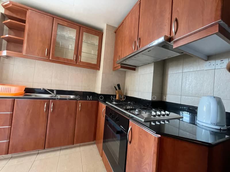 The Bencoolen, 180 Bencoolen Street, 2 Bedrooms, 829 sqft, Apartment For Sale, by Desmond Koh, 500137500 - Kitchen - PropertyGuru.com.sg