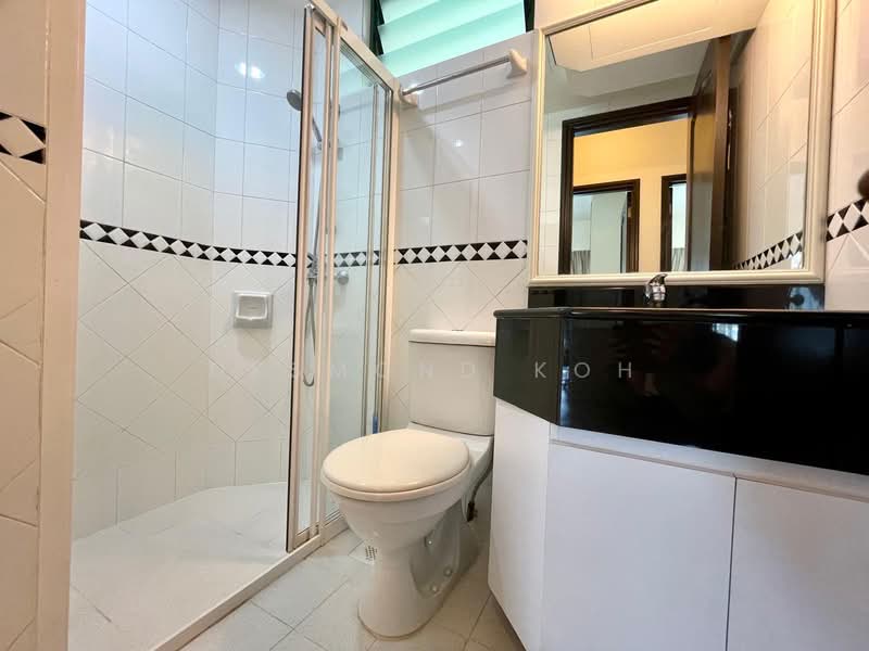 The Bencoolen, 180 Bencoolen Street, 2 Bedrooms, 829 sqft, Apartment For Sale, by Desmond Koh, 500137500 - Bathroom - PropertyGuru.com.sg