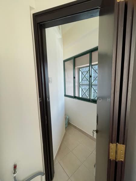 The Bencoolen, 180 Bencoolen Street, 2 Bedrooms, 829 sqft, Apartment For Sale, by Desmond Koh, 500137500 - Storeroom  - PropertyGuru.com.sg