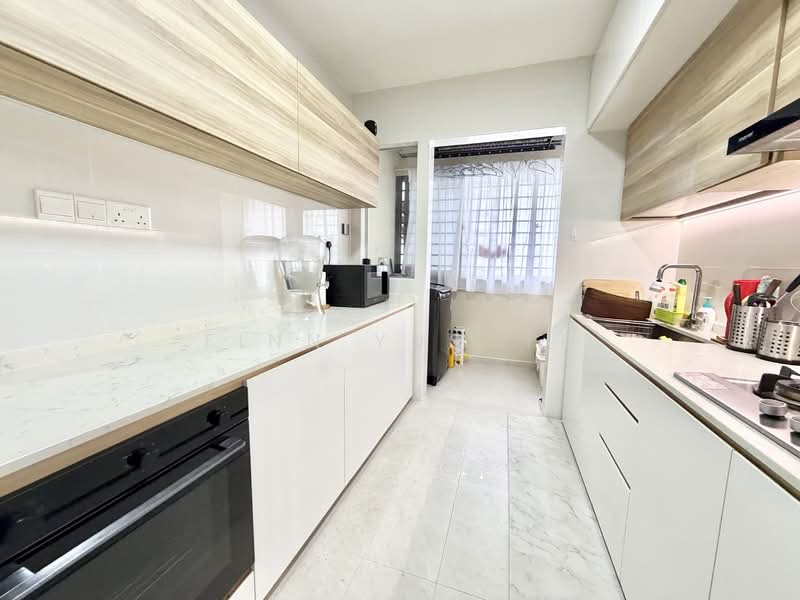 546B Segar Road, 546B Segar Road, 3 Bedrooms, 1,001 sqft, HDB Flat For Sale, by Finn Yusoff, 500137507 - Kitchen - PropertyGuru.com.sg