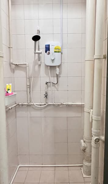 10 Jalan Kukoh, 10 Jalan Kukoh, Room Rental, 138 sqft, HDB Flat For Rent, by Christine Liew, 500137510 - Bathroom - PropertyGuru.com.sg