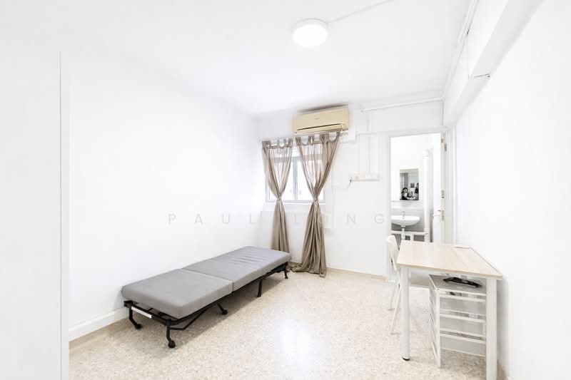 124 Bedok North Road, 124 Bedok North Road, 2 Bedrooms, 721 sqft, HDB Flat For Sale, by Paul Long, 500137526 - Master Bedroom - PropertyGuru.com.sg
