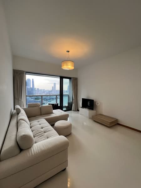 Marina Bay Residences, 18 Marina Boulevard, 2 Bedrooms, 1,055 sqft, Condominium For Rent, by Sean Yeo, 500137532 - Living Room - PropertyGuru.com.sg