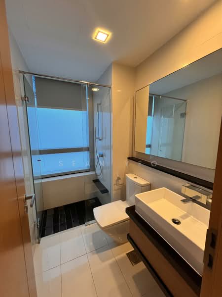 Marina Bay Residences, 18 Marina Boulevard, 2 Bedrooms, 1,055 sqft, Condominium For Rent, by Sean Yeo, 500137532 - Bathroom - PropertyGuru.com.sg