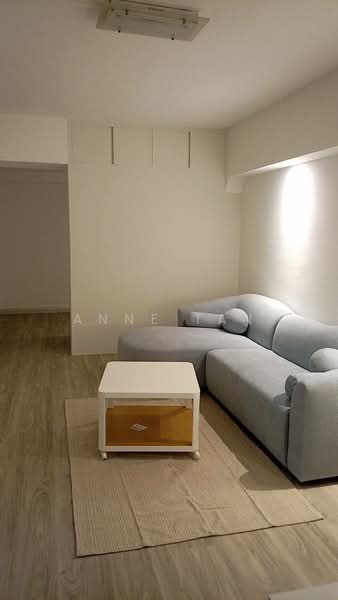 426 Clementi Avenue 3, 426 Clementi Avenue 3, 2 Bedrooms, 872 sqft, HDB Flat For Rent, by Anne Tan, 500137548 - Living Room - PropertyGuru.com.sg