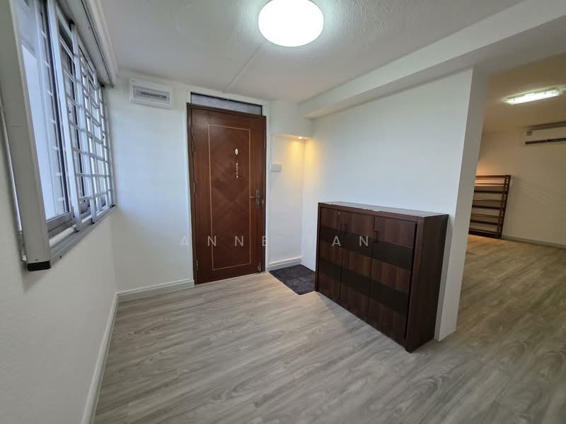 426 Clementi Avenue 3, 426 Clementi Avenue 3, 2 Bedrooms, 872 sqft, HDB Flat For Rent, by Anne Tan, 500137548 - Entrance - PropertyGuru.com.sg