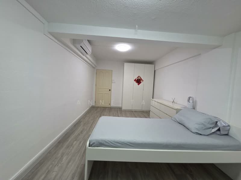 426 Clementi Avenue 3, 426 Clementi Avenue 3, 2 Bedrooms, 872 sqft, HDB Flat For Rent, by Anne Tan, 500137548 - Bedroom - PropertyGuru.com.sg