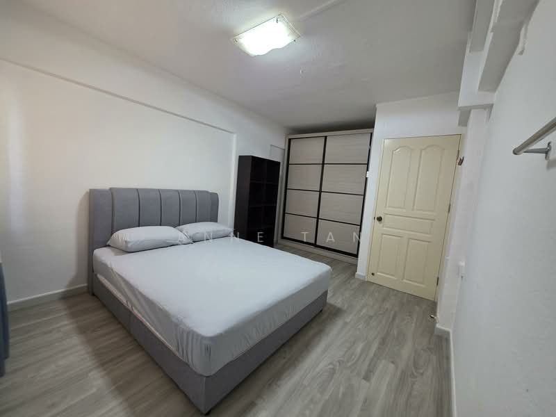 426 Clementi Avenue 3, 426 Clementi Avenue 3, 2 Bedrooms, 872 sqft, HDB Flat For Rent, by Anne Tan, 500137548 - Bedroom - PropertyGuru.com.sg