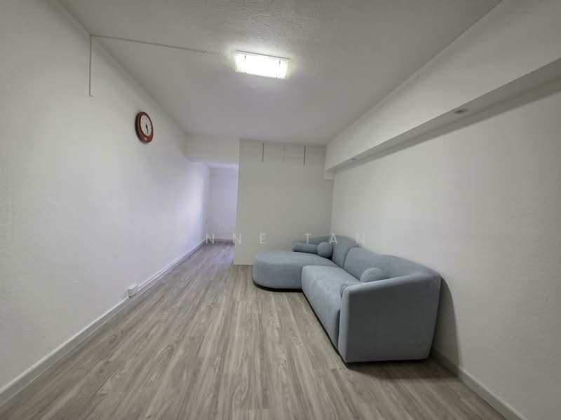 426 Clementi Avenue 3, 426 Clementi Avenue 3, 2 Bedrooms, 872 sqft, HDB Flat For Rent, by Anne Tan, 500137548 - Living Room - PropertyGuru.com.sg