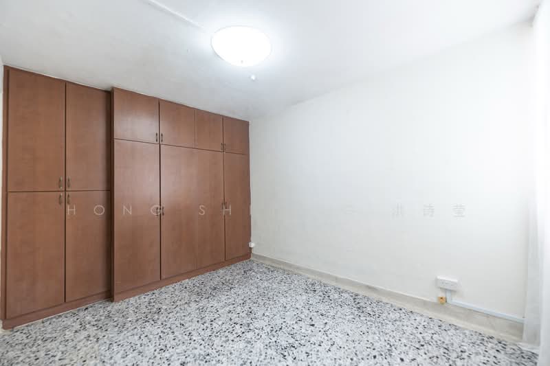 4 Ghim Moh Road, 4 Ghim Moh Road, 2 Bedrooms, 700 sqft, HDB Flat For Sale, by Hong Shiying 洪诗莹, 500137556 - Master Bedroom - PropertyGuru.com.sg