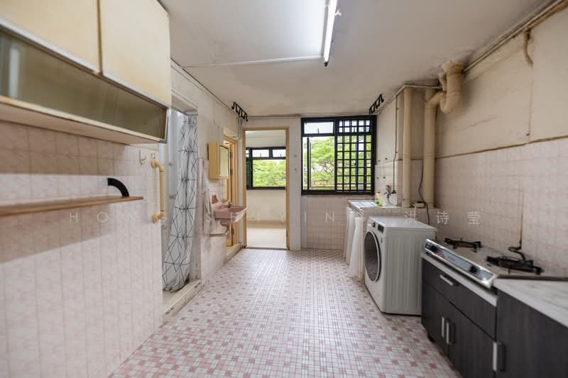 4 Ghim Moh Road, 4 Ghim Moh Road, 2 Bedrooms, 700 sqft, HDB Flat For Sale, by Hong Shiying 洪诗莹, 500137556 - Kitchen - PropertyGuru.com.sg