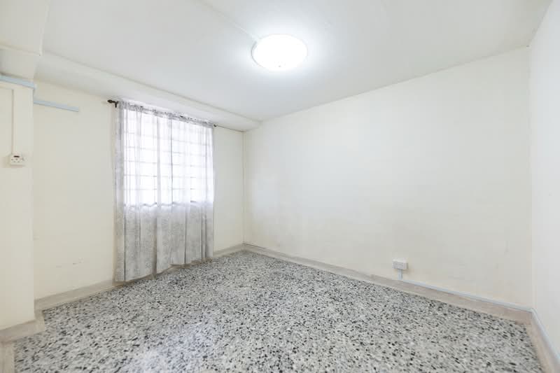 4 Ghim Moh Road, 4 Ghim Moh Road, 2 Bedrooms, 700 sqft, HDB Flat For Sale, by Hong Shiying 洪诗莹, 500137556 - Second Bedroom - PropertyGuru.com.sg