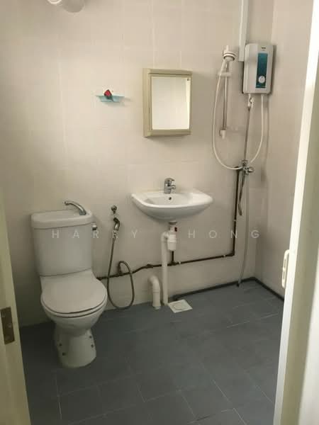 115 Pending Road, , 2 Bedrooms, 786 sqft, HDB Flat For Sale, by Harry Chong, 500137562 - Bathroom - PropertyGuru.com.sg