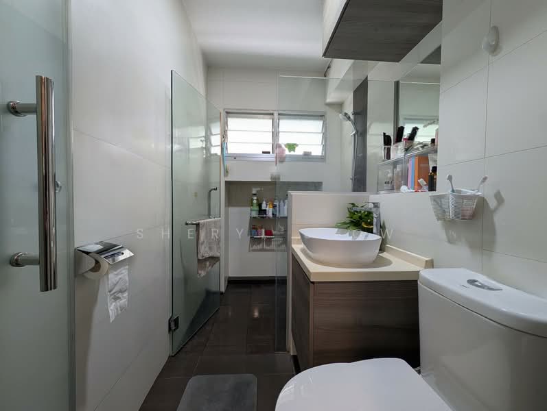 565 Choa Chu Kang Street 52, 565 Choa Chu Kang Street 52, 3 Bedrooms, 1,345 sqft, HDB Flat For Sale, by Sheryl Seow, 500137565 - Master Bathroom - PropertyGuru.com.sg