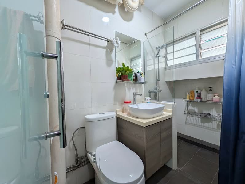 565 Choa Chu Kang Street 52, 565 Choa Chu Kang Street 52, 3 Bedrooms, 1,345 sqft, HDB Flat For Sale, by Sheryl Seow, 500137565 - Bathroom - PropertyGuru.com.sg