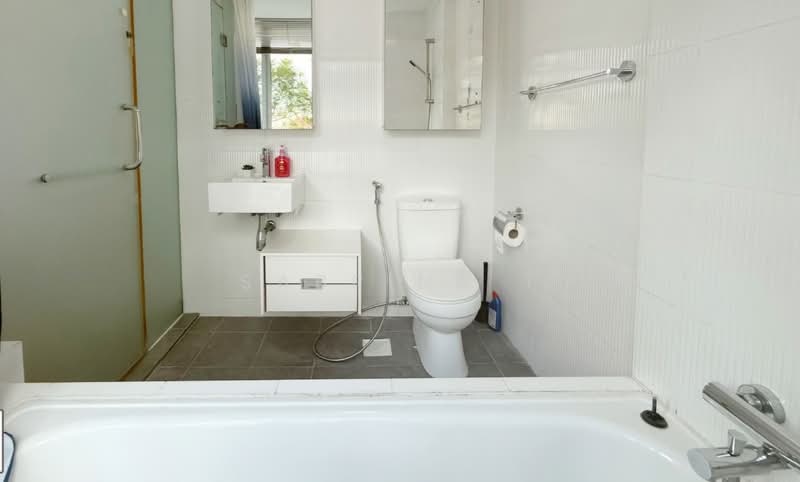 The Stellar, 16A West Coast Road, Room Rental, 120 sqft, Condominium For Rent, by Sabrina T, 500137566 - Master MBR4 Bath - PropertyGuru.com.sg