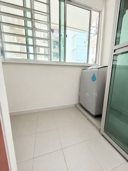613B Punggol Drive, 613B Punggol Drive, 2 Bedrooms, 732 sqft, HDB Flat For Sale, by Elaine Tan, 500137569 - yard - PropertyGuru.com.sg