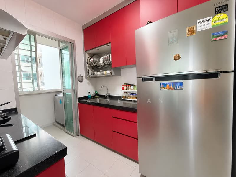 613B Punggol Drive, 613B Punggol Drive, 2 Bedrooms, 732 sqft, HDB Flat For Sale, by Elaine Tan, 500137569 - Kitchen - PropertyGuru.com.sg