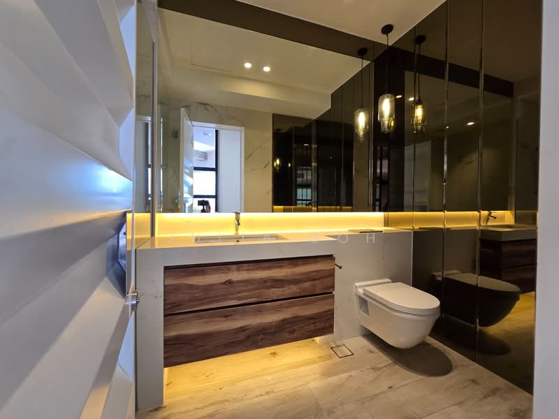 The Regalia, 2 River Valley Close, 4 Bedrooms, 2,573 sqft, Apartment For Rent, by Julia Goh, 500137572 - Guest Bathroom - PropertyGuru.com.sg