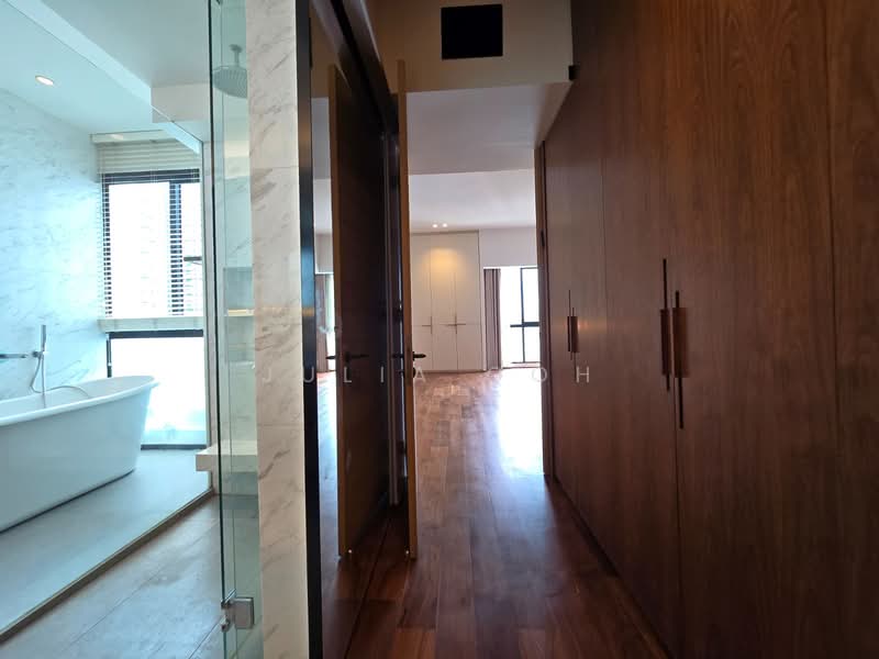 The Regalia, 2 River Valley Close, 4 Bedrooms, 2,573 sqft, Apartment For Rent, by Julia Goh, 500137572 - Walk-in closet - PropertyGuru.com.sg