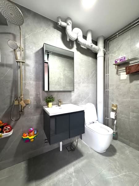 361 Hougang Avenue 5, 361 Hougang Avenue 5, 3 Bedrooms, 1,324 sqft, HDB Flat For Sale, by April Koh, 500137582 - Bathroom - PropertyGuru.com.sg