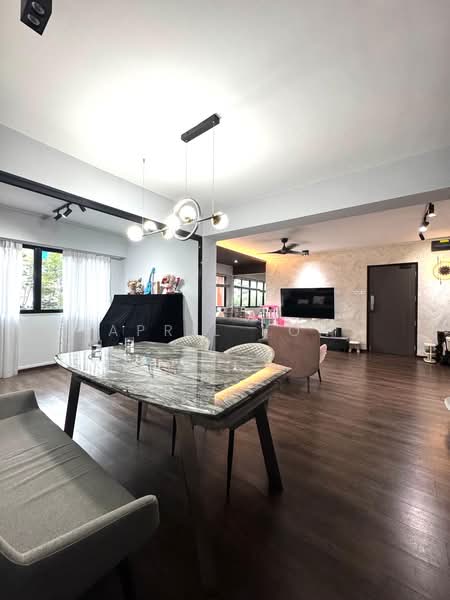 361 Hougang Avenue 5, 361 Hougang Avenue 5, 3 Bedrooms, 1,324 sqft, HDB Flat For Sale, by April Koh, 500137582 - Living Room - PropertyGuru.com.sg