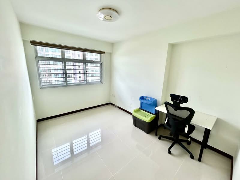 166A Yung Kuang Court, 166A Yung Kuang Road, 3 Bedrooms, 1,216 sqft, HDB Flat For Rent, by Jon Ong (Onglai) 王金祥, 500137594 - Study - PropertyGuru.com.sg