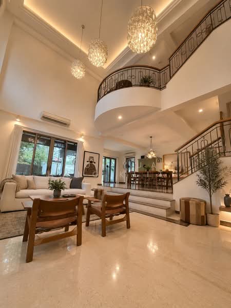 Regent Villa, 407 Sixth Avenue, 5 Bedrooms, 3,000 sqft, Semi-Detached House For Rent, by Choi Yuan Hang Keith, 500137602 - Living Room - PropertyGuru.com.sg
