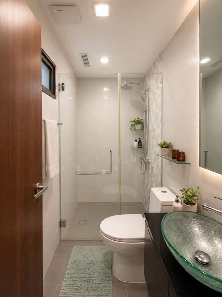 Regent Villa, 407 Sixth Avenue, 5 Bedrooms, 3,000 sqft, Semi-Detached House For Rent, by Choi Yuan Hang Keith, 500137602 - Bathroom - PropertyGuru.com.sg
