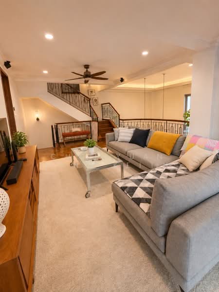 Regent Villa, 407 Sixth Avenue, 5 Bedrooms, 3,000 sqft, Semi-Detached House For Rent, by Choi Yuan Hang Keith, 500137602 - Living Room - PropertyGuru.com.sg