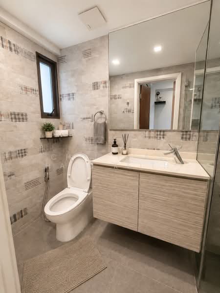 Regent Villa, 407 Sixth Avenue, 5 Bedrooms, 3,000 sqft, Semi-Detached House For Rent, by Choi Yuan Hang Keith, 500137602 - Bathroom - PropertyGuru.com.sg
