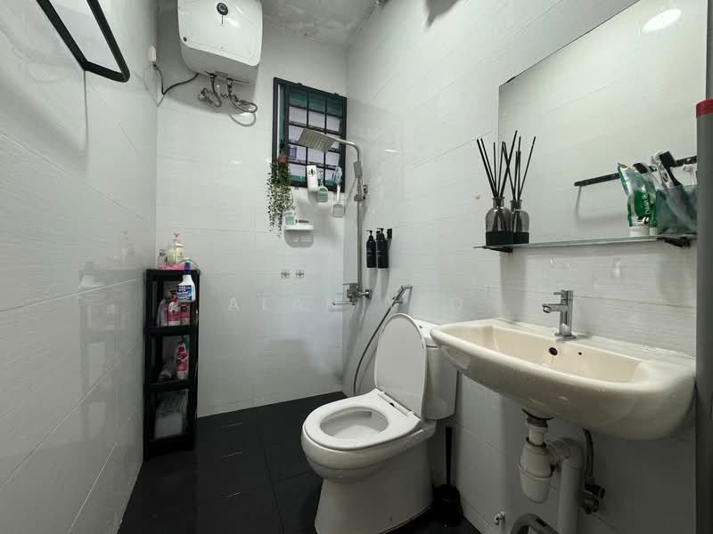 690A Woodlands Drive 75, 690A Woodlands Drive 75, 3 Bedrooms, 969 sqft, HDB Flat For Sale, by Alan Yeo, 500137608 - Bathroom - PropertyGuru.com.sg