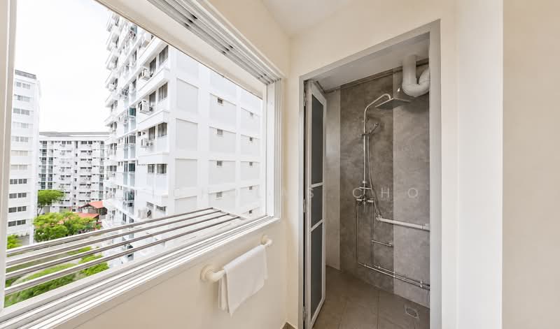 865 Tampines Street 83, 865 Tampines Street 83, 3 Bedrooms, 1,119 sqft, HDB Flat For Sale, by Nicholas Cho, 500137611 - Bathroom - PropertyGuru.com.sg