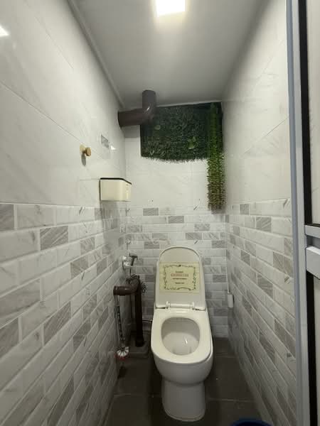 122 Yuan Ching Road, 122 Yuan Ching Road, 1 Bedroom, 646 sqft, HDB Flat For Rent, by Christine Nga, 500137616 - Bathroom - PropertyGuru.com.sg