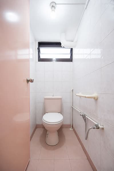 5 Ghim Moh Road, 5 Ghim Moh Road, Room Rental, 136 sqft, HDB Flat For Rent, by Sim Meng Wee, 500137622 - Bathroom - PropertyGuru.com.sg