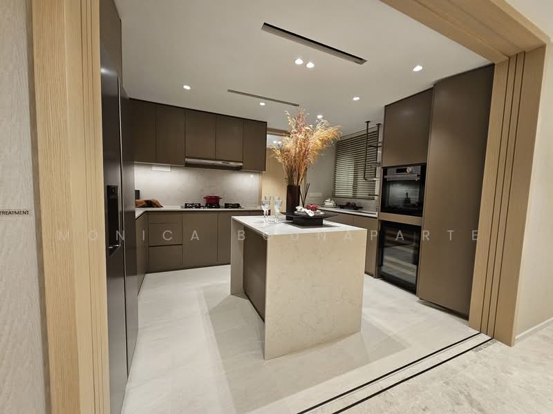 Pinetree Hill, 36 Pine Grove, 5 Bedrooms, 2,874 sqft, Condominium For Sale, by Monica Bounaparte, 500137623 - Kitchen - PropertyGuru.com.sg