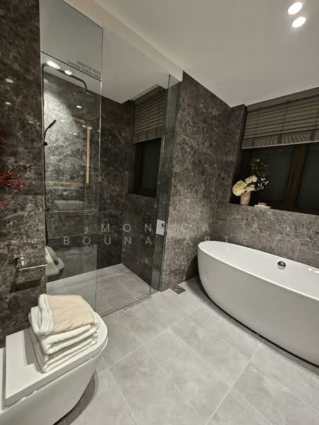 Pinetree Hill, 36 Pine Grove, 5 Bedrooms, 2,874 sqft, Condominium For Sale, by Monica Bounaparte, 500137623 - Bathroom - PropertyGuru.com.sg