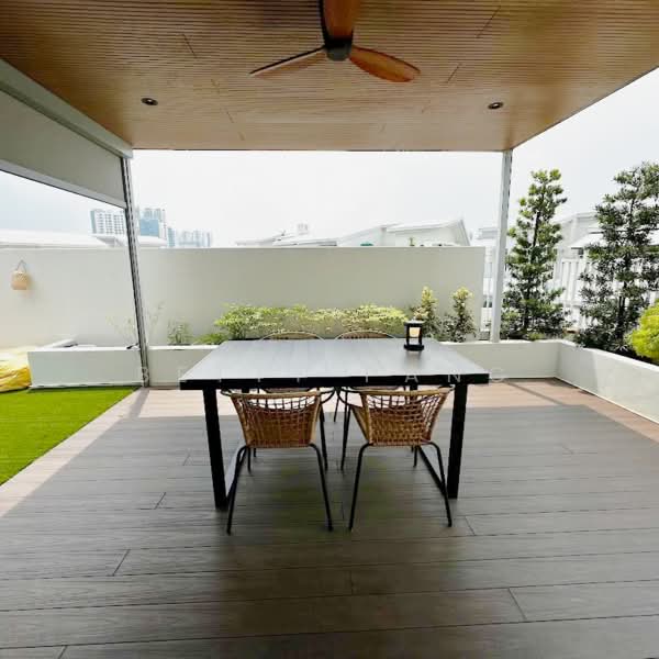 The Stellar, 10 West Coast Road, 4 Bedrooms, 2,207 sqft, Condominium For Sale, by Betty Pang, 500137627 - Balcony - PropertyGuru.com.sg