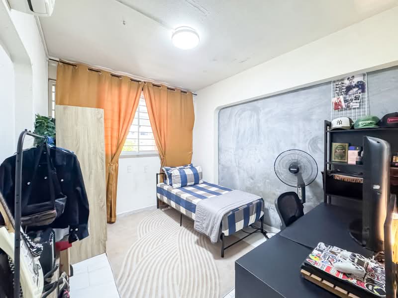 896 Tampines Street 81, 896 Tampines Street 81, 3 Bedrooms, 1,119 sqft, HDB Flat For Sale, by Keesya Ang, 500137636 - Bedroom - PropertyGuru.com.sg