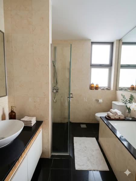 Cairnhill Crest, 6 Cairnhill Circle, 4 Bedrooms, 1,733 sqft, Condominium For Sale, by Kelvin Nye, 500137643 - Bathroom - PropertyGuru.com.sg