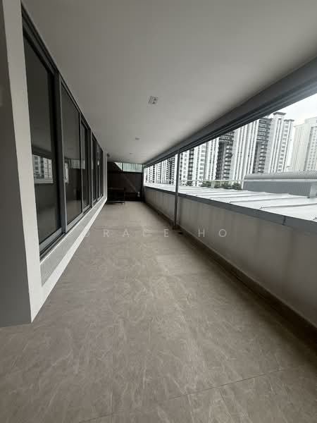 The Linear, 880 Upper Bukit Timah Road, 3 Bedrooms, 1,723 sqft, Apartment For Rent, by Grace Ho, 500137651 - Balcony - PropertyGuru.com.sg
