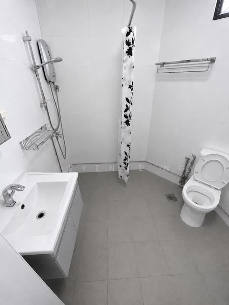 Mandarin Gardens, 1 Siglap Road, 1 Bedroom, 732 sqft, Condominium For Sale, by Cheyenne Ng, 500137652 - Bathroom - PropertyGuru.com.sg