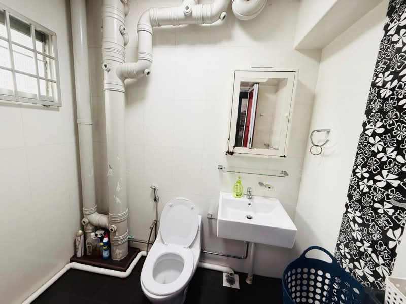 124B Rivervale Drive, 124B Rivervale Drive, 3 Bedrooms, 990 sqft, HDB Flat For Sale, by Jason Cheong, 500137656 - Bathroom - PropertyGuru.com.sg