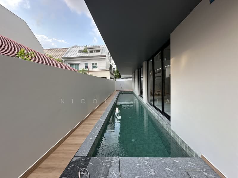 Serangoon Garden Estate, Brockhampton Drive, 6 Bedrooms, 7,460 sqft, Semi-Detached House For Sale, by Nicole Chia, 500137670 - Exterior - PropertyGuru.com.sg