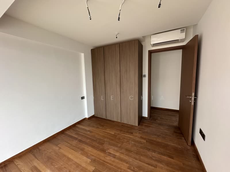 Serangoon Garden Estate, Brockhampton Drive, 6 Bedrooms, 7,460 sqft, Semi-Detached House For Sale, by Nicole Chia, 500137670 - Bedroom - PropertyGuru.com.sg